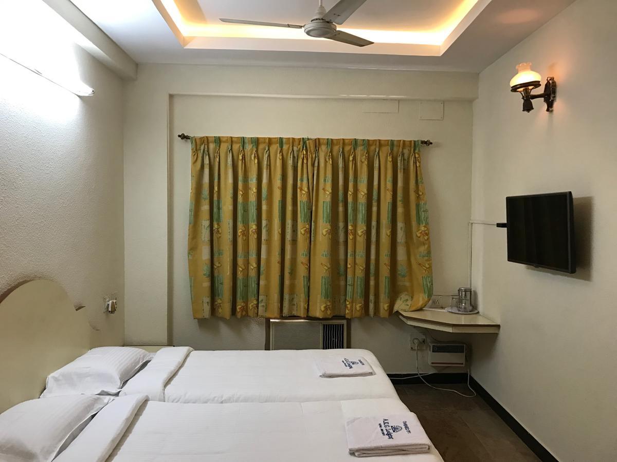 Akg Lodge Kanchipuram Exterior foto